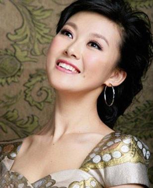 常思思,出生于1987年5月6日,山东济南人,著名青年花腔女高音歌唱家,海
