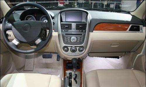 别克新凯越内饰