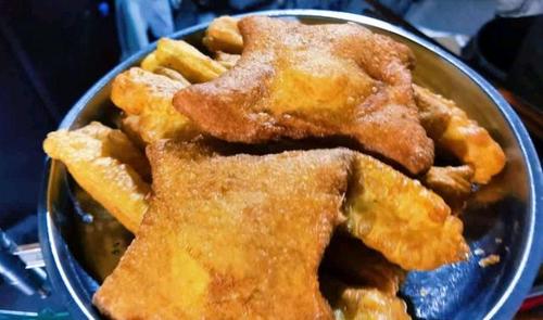 济南最丑的油条鸡蛋包,人气超高,想吃上不容易