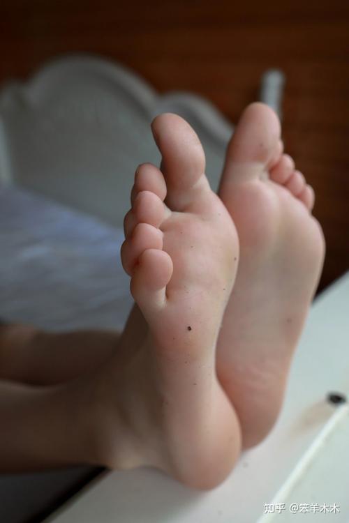 什么样的脚底脚型看上去比较好看