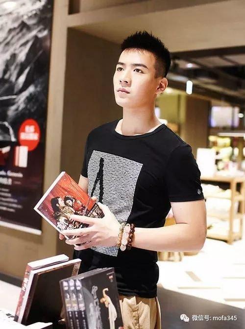 好看的男生短发碎发发型,随便挑一款直接拿图片给发型师看吧