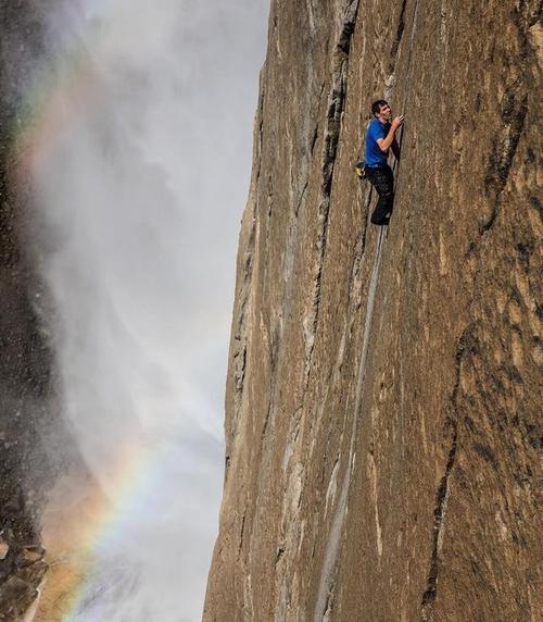 徒手攀岩大神alex honnold,孤身绝壁比蜘蛛侠还强!