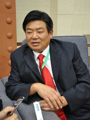 闫虎成