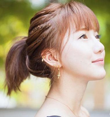 大圆脸空气 刘海马尾扎发