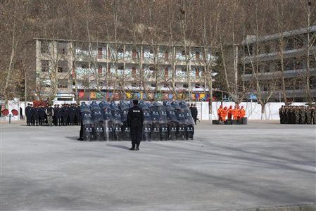 【专项活动】崔家沟监狱成功举办"大学习 大整顿 大练兵"暨反恐怖汇报