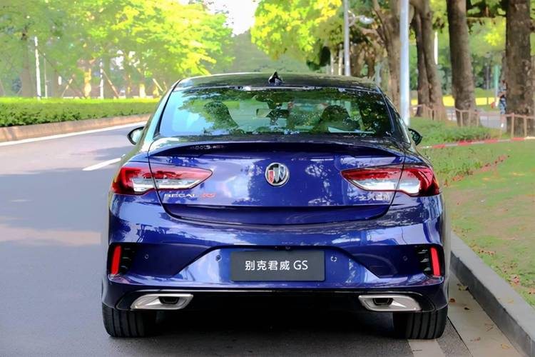 什么叫人类高质量座驾?君威gs做个示范