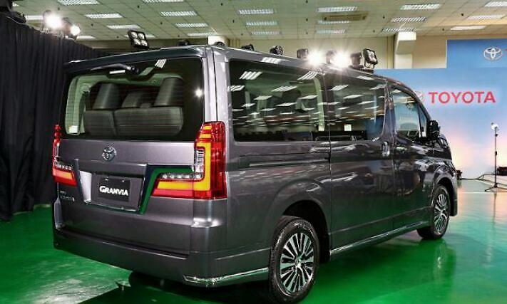 丰田最成功面包车全新丰田granvia69座布局