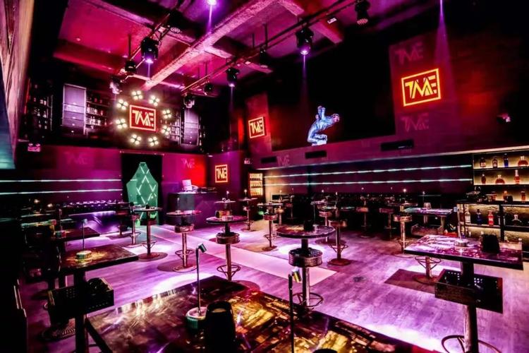 怀集"t.m.e"酒吧七夕上演震撼hiphop!让人爽到凌晨2点不回家!