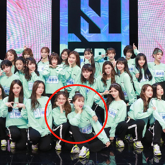 《青春有你2》学员各班集体照,看清虞书欣舍友站位,让