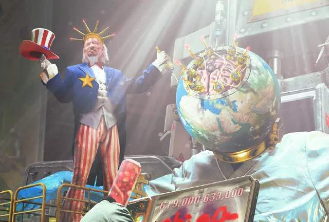 乌合麒麟yyds!凭借新漫画《神明改造》再登热搜,人民日报转发