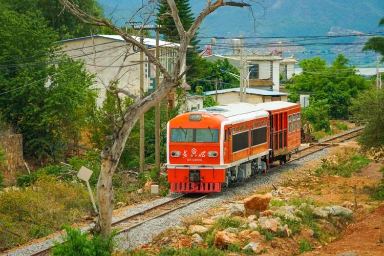 状元城下,是石屏人的小火车