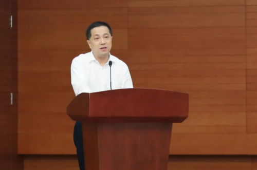 竞赛组委会副主任,上海地产住房发展有限公司党委书记,董事长陈为