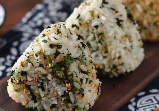 芝麻饭团怎么做