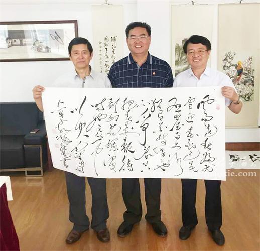 中国毛体书法家协会副会长兼秘书长孔维阳笔会现场