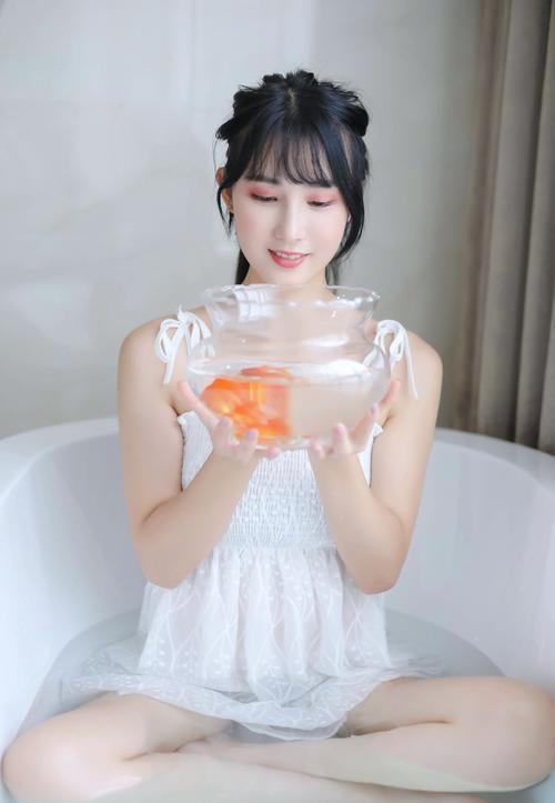 诱惑美女浴缸湿身诱惑性感私房写真