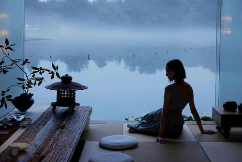 张钧甯煮茶听雨大片676767山风绿意写真图集清新优雅67