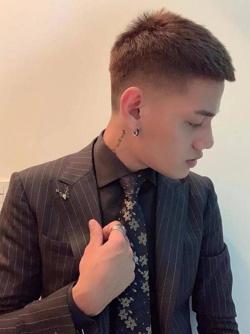 现在来碗清爽不罗嗦"帅寸头"～热炸天气免!整 !理!