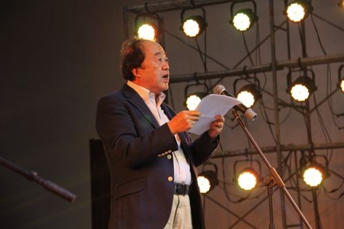 知青代表,西安秋林公司董事长赵廼森讲话
