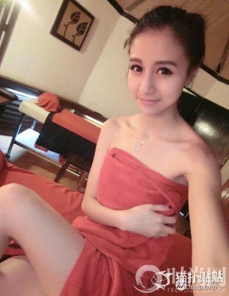 最美空姐大秀比基尼照