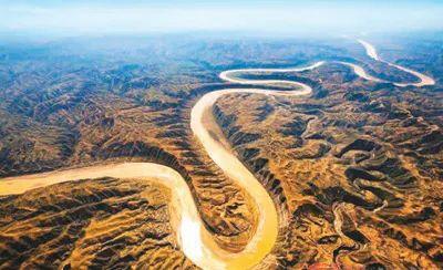 21,九曲 黄河万里沙,浪淘风簸自天涯.