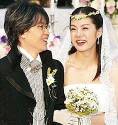 明星追踪 狗仔大本营   据韩国媒体报道,去年喜结良缘的蔡琳与老公