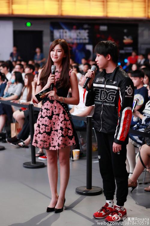 lpl新晋花旦主持 人美声甜会玩lol