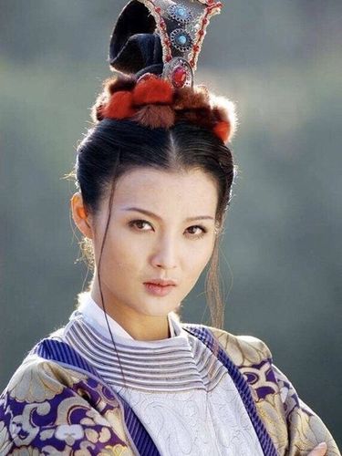 白庆琳当年和姚晨,黄同班,是曾经压过前两位风头的"_圈子-新氧美容