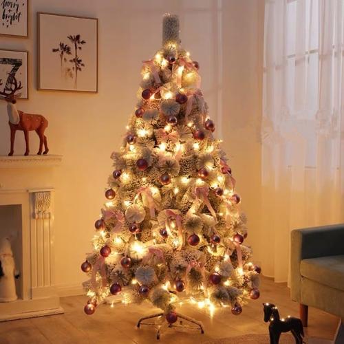 发光圣诞树,让家充满节日氛围