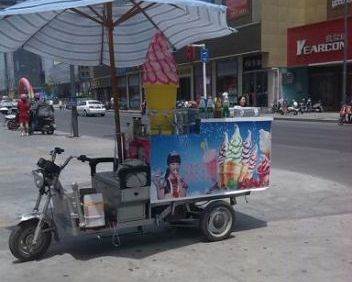 冰激凌三轮车设备一套包教包会要的抓紧赶快流动赚钱哪里人多去哪