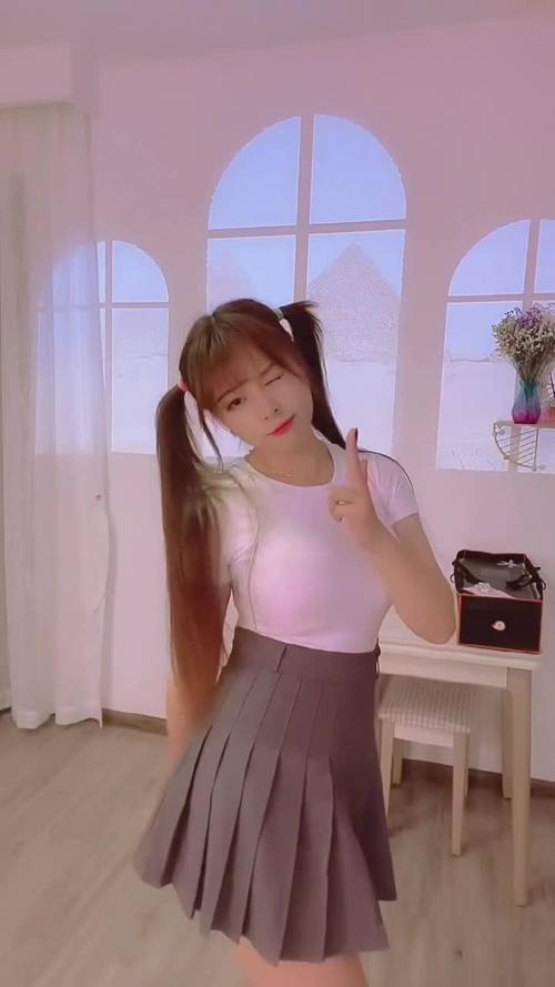 duangduangduang是这样吗双马尾双马尾的小可爱微胖神评即是标题百万