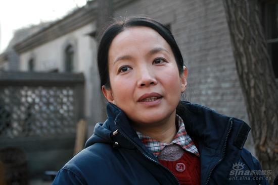图文人活一张脸杀青主演吕丽萍