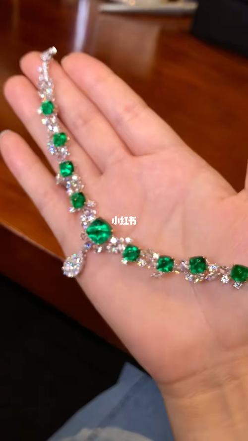 美出天际糖塔项链!_项链_高级珠宝_钻石_时尚_配饰