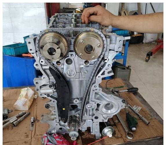 汽车看点 自媒体 正文 安装链条轮和正时链条.