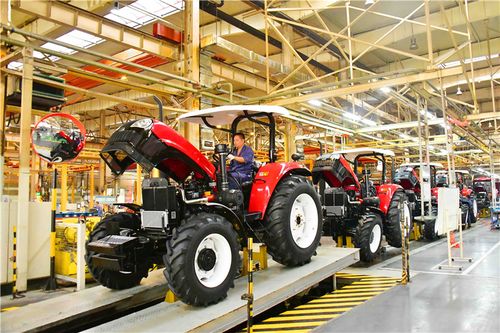 中国一拖东方红大轮拖产销红火