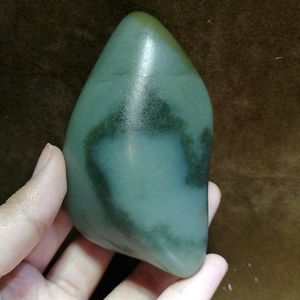 191克和田青玉籽料沙枣青原石鸭蛋青翠色美人头像顺手(已结缘)