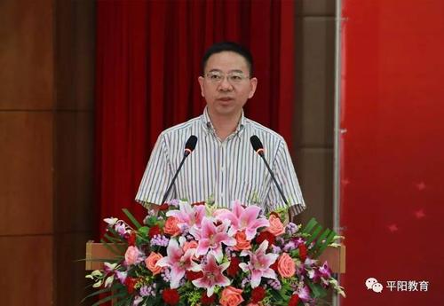高晓静发言 建仁奖学奖教基金,是由鲁建仁先生以个人名义设立的奖学