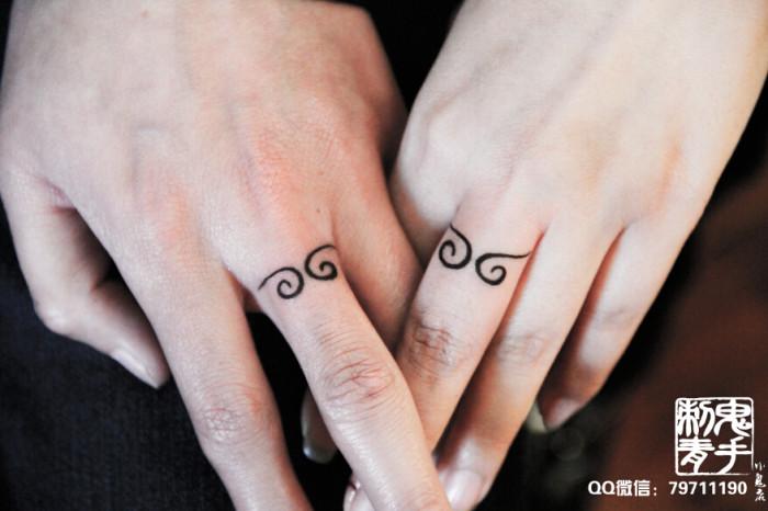 昆明鬼手纹身 情侣手指图腾 纹身师冬