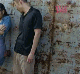 内涵图:跟异地恋女友见面,没保护好她让她摔倒了