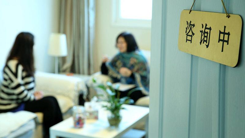 每到周六孩子就喊肚子疼,去医院检查后,医生:你们该看心理医生