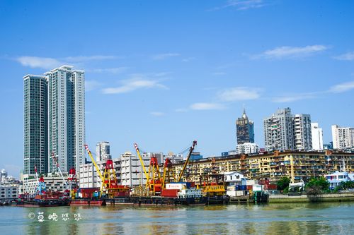 湾仔码头对面便是澳门半岛,是澳门居民的