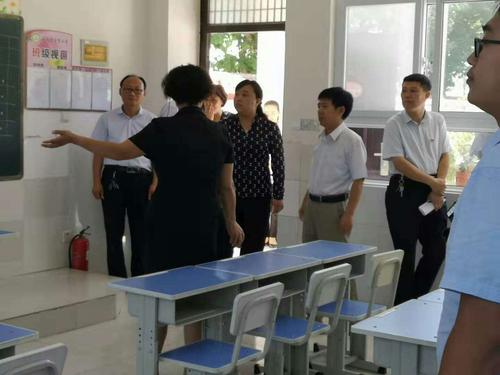 南乐县人大常委会主任张耀华,常务副县长王淑娟,副县长邵宁等领导莅临