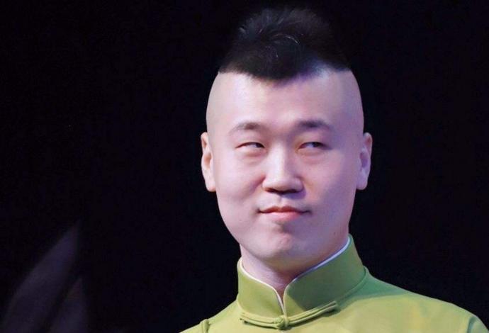 杨九郎家里出什么事了杨九郎的手为什么打不了板儿