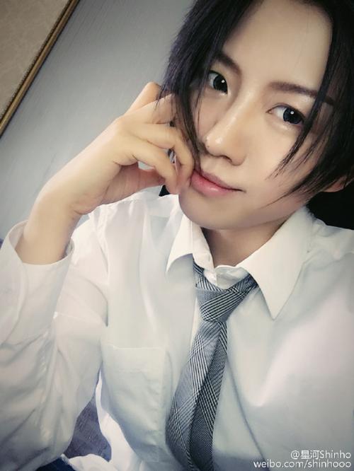书籍掠影 shinho 星河 星河shinho服装设计师,作家,插画作家,coser.