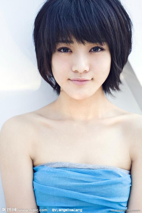 参演古装喜剧电影《 a target="_blank" href="/item/十全九美/16963"