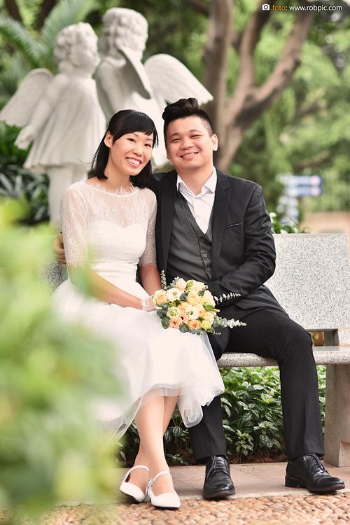 玛丽与阿智登记结婚
