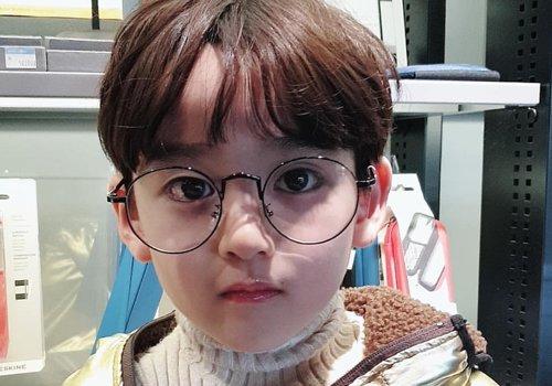 圆脸小男孩梳蘑菇头最萌最帅 秋季韩国男童蘑菇头新剪法已上线_发型