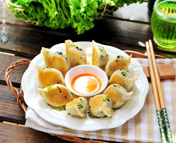 高考倒计时营养早餐外酥里嫩菠菜粉丝煎饺草莓优酪乳