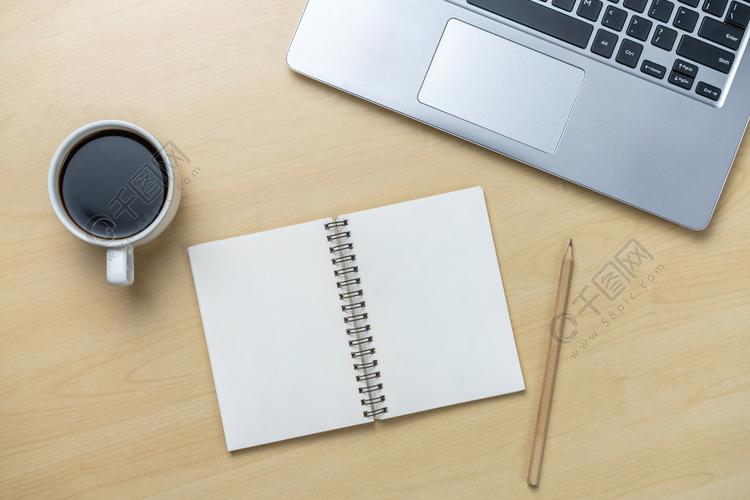 办公桌的工作区和桌子背景从顶视图上方平躺的对象现代最小设计桌面可