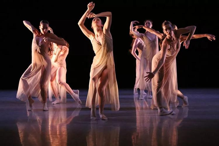 快速学习现代舞的一些好技巧