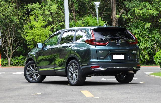 0l混动系统两个版本,最大输出分别为193匹马力和146匹马力,前者匹配了